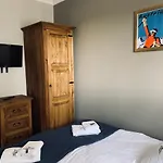Karkonoska - Klimatyczne I Studia Z Aneksami Kuchennymi - Sniadania Sauna Grota Solna Silownia Parking Wi-fi W Cenie Bed & Breakfast