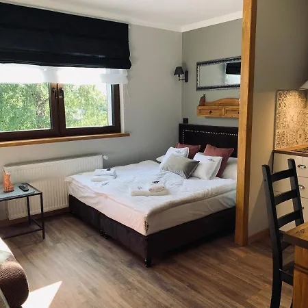 Bed & Breakfast Karkonoska - Klimatyczne I Studia Z Aneksami Kuchennymi - Sniadania Sauna Grota Solna Silownia Parking Wi-fi W Cenie Karpacz