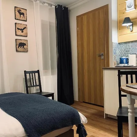 Bed & Breakfast Karkonoska - Klimatyczne I Studia Z Aneksami Kuchennymi - Sniadania Sauna Grota Solna Silownia Parking Wi-fi W Cenie 3*