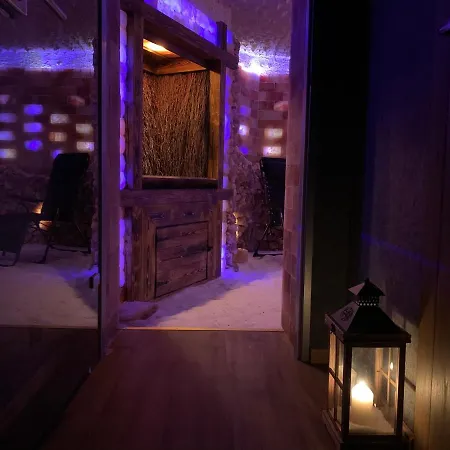 Bed & Breakfast Karkonoska - Klimatyczne I Studia Z Aneksami Kuchennymi - Sniadania Sauna Grota Solna Silownia Parking Wi-fi W Cenie 4*