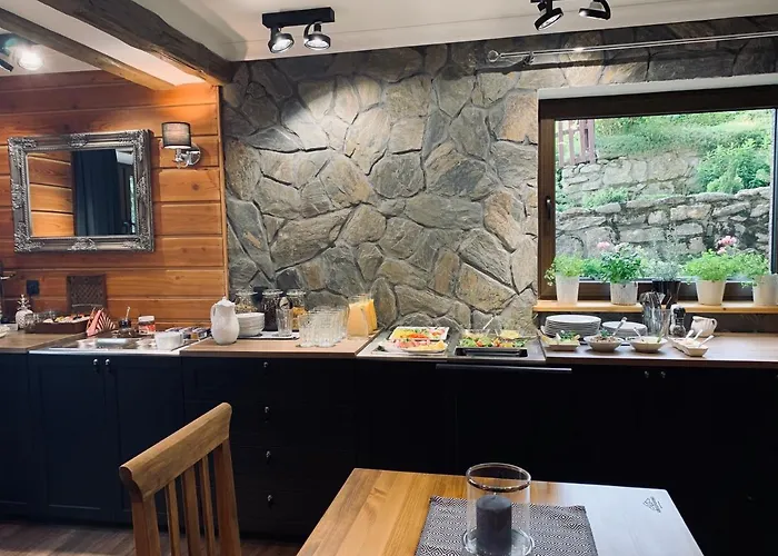 Bed & Breakfast Karkonoska - Klimatyczne I Studia Z Aneksami Kuchennymi - Sniadania Sauna Grota Solna Silownia Parking Wi-fi W Cenie Karpacz