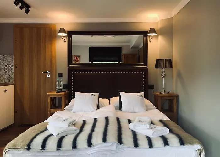 Karkonoska - Klimatyczne I Studia Z Aneksami Kuchennymi - Sniadania Sauna Grota Solna Silownia Parking Wi-fi W Cenie Bed & Breakfast