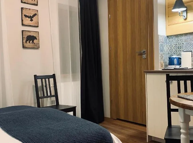 Bed & Breakfast Karkonoska - Klimatyczne I Studia Z Aneksami Kuchennymi - Sniadania Sauna Grota Solna Silownia Parking Wi-fi W Cenie 4*