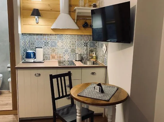 Bed & Breakfast Karkonoska - Klimatyczne I Studia Z Aneksami Kuchennymi - Sniadania Sauna Grota Solna Silownia Parking Wi-fi W Cenie Karpacz