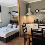 Karkonoska - Klimatyczne I Studia Z Aneksami Kuchennymi - Sniadania Sauna Grota Solna Silownia Parking Wi-fi W Cenie 3* Karpacz