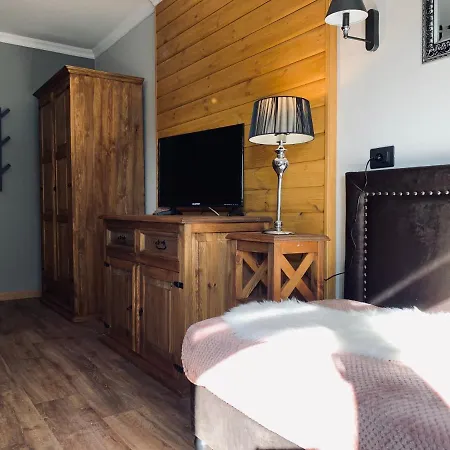 住宿加早餐酒店 Karkonoska - Klimatyczne I Studia Z Aneksami Kuchennymi - Sniadania Sauna Grota Solna Silownia Parking Wi-fi W Cenie 3*