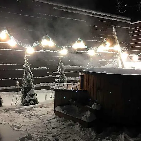Bed & Breakfast Karkonoska - Klimatyczne I Studia Z Aneksami Kuchennymi - Sniadania Sauna Grota Solna Silownia Parking Wi-fi W Cenie 4*