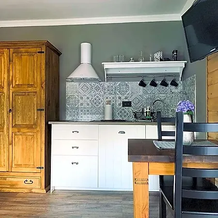 Bed & Breakfast Karkonoska - Klimatyczne I Studia Z Aneksami Kuchennymi - Sniadania Sauna Grota Solna Silownia Parking Wi-fi W Cenie Karpacz
