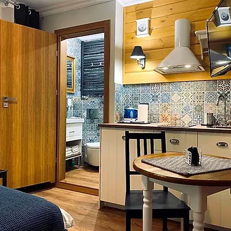 Karkonoska - Klimatyczne I Studia Z Aneksami Kuchennymi - Sniadania Sauna Grota Solna Silownia Parking Wi-fi W Cenie Bed & Breakfast 4*
