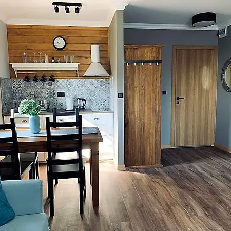 Bed & Breakfast Karkonoska - Klimatyczne I Studia Z Aneksami Kuchennymi - Sniadania Sauna Grota Solna Silownia Parking Wi-fi W Cenie