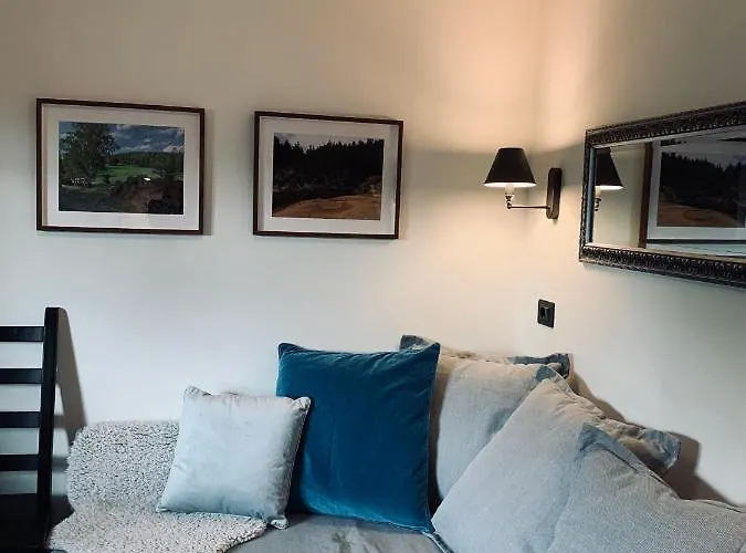 住宿加早餐酒店 Karkonoska - Klimatyczne I Studia Z Aneksami Kuchennymi - Sniadania Sauna Grota Solna Silownia Parking Wi-fi W Cenie 4*