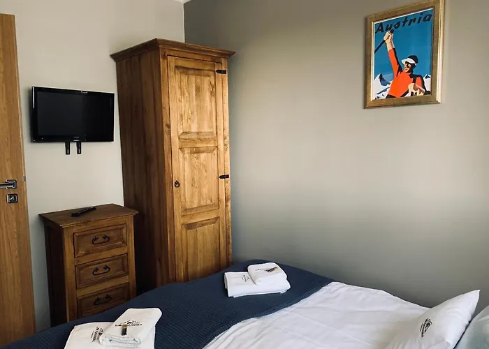 Karkonoska - Klimatyczne I Studia Z Aneksami Kuchennymi - Sniadania Sauna Grota Solna Silownia Parking Wi-fi W Cenie 住宿加早餐酒店