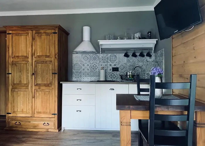 Karkonoska - Klimatyczne I Studia Z Aneksami Kuchennymi - Sniadania Sauna Grota Solna Silownia Parking Wi-fi W Cenie 住宿加早餐酒店 卡尔帕奇