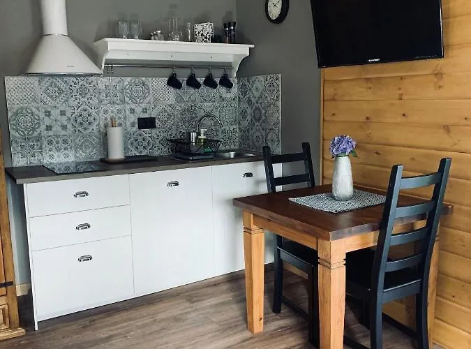 Karkonoska - Klimatyczne I Studia Z Aneksami Kuchennymi - Sniadania Sauna Grota Solna Silownia Parking Wi-fi W Cenie 住宿加早餐酒店