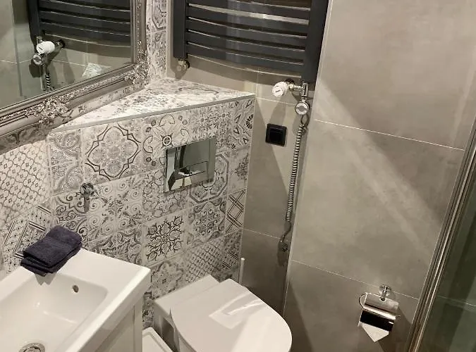 Karkonoska - Klimatyczne I Studia Z Aneksami Kuchennymi - Sniadania Sauna Grota Solna Silownia Parking Wi-fi W Cenie 住宿加早餐酒店 4*