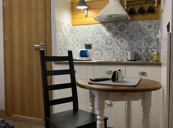 住宿加早餐酒店 Karkonoska - Klimatyczne I Studia Z Aneksami Kuchennymi - Sniadania Sauna Grota Solna Silownia Parking Wi-fi W Cenie 4*