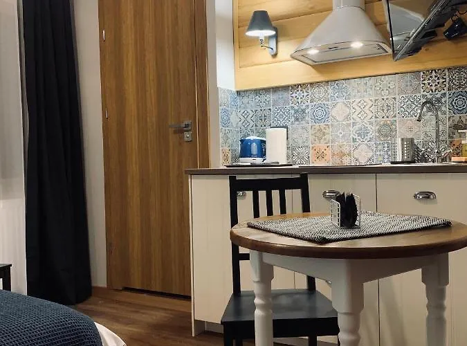 住宿加早餐酒店 Karkonoska - Klimatyczne I Studia Z Aneksami Kuchennymi - Sniadania Sauna Grota Solna Silownia Parking Wi-fi W Cenie 4*