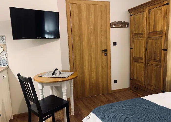 住宿加早餐酒店 Karkonoska - Klimatyczne I Studia Z Aneksami Kuchennymi - Sniadania Sauna Grota Solna Silownia Parking Wi-fi W Cenie