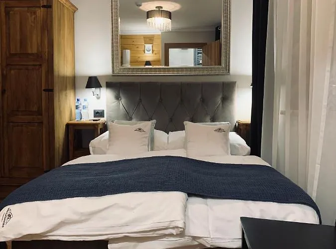 住宿加早餐酒店 Karkonoska - Klimatyczne I Studia Z Aneksami Kuchennymi - Sniadania Sauna Grota Solna Silownia Parking Wi-fi W Cenie 4*