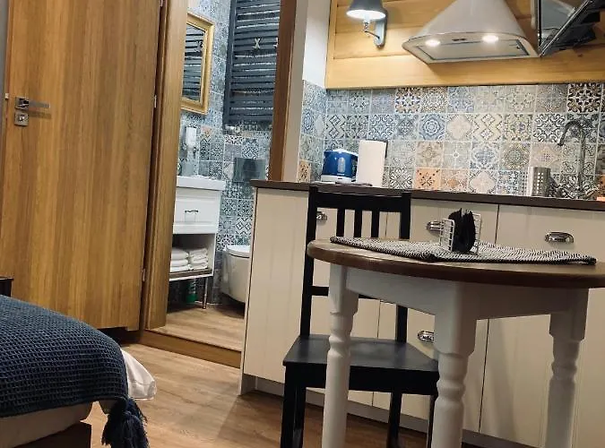 Karkonoska - Klimatyczne I Studia Z Aneksami Kuchennymi - Sniadania Sauna Grota Solna Silownia Parking Wi-fi W Cenie 卡尔帕奇